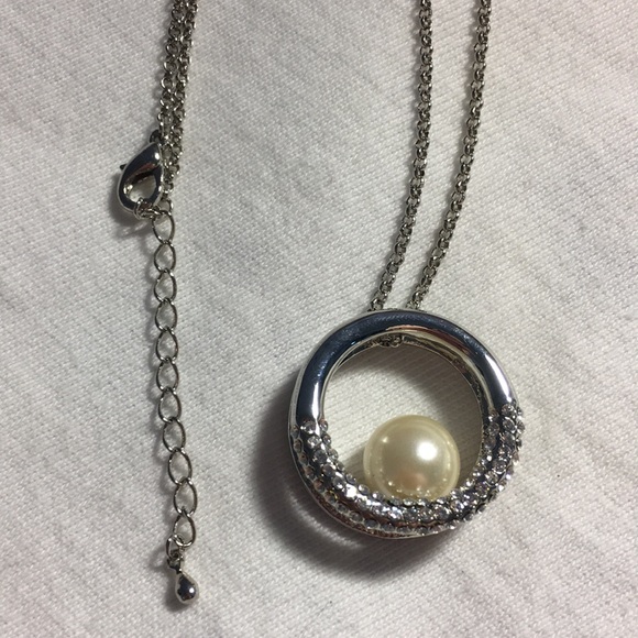 Set: Silver Pearl Earrings & Necklace - Picture 2 of 4